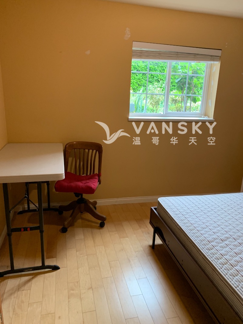 260102092645_Downstair small bedroom.jpg